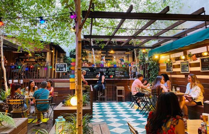 Un recorrido por los preciosos patios secretos de Madrid