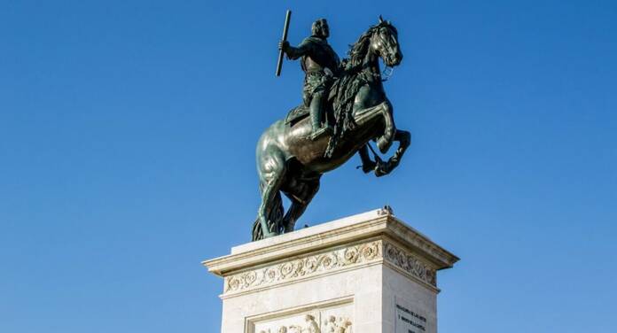 Madrid 'a caballo'. Estas son las curiosas historias de sus estatuas más célebres felip iv
