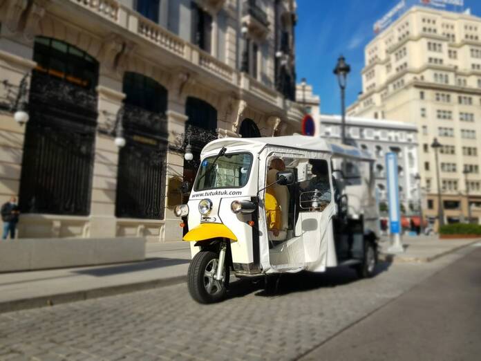 Tu Tuk Tuk: vive un paseo diferente por la ciudad de Madrid