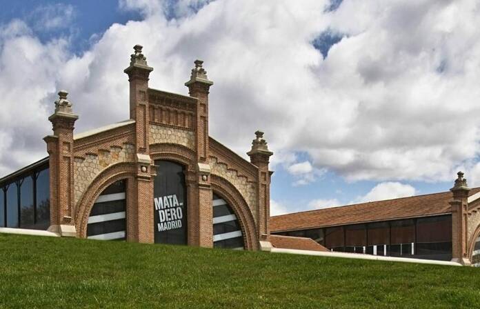 Matadero Madrid: Exposiciones Culturales