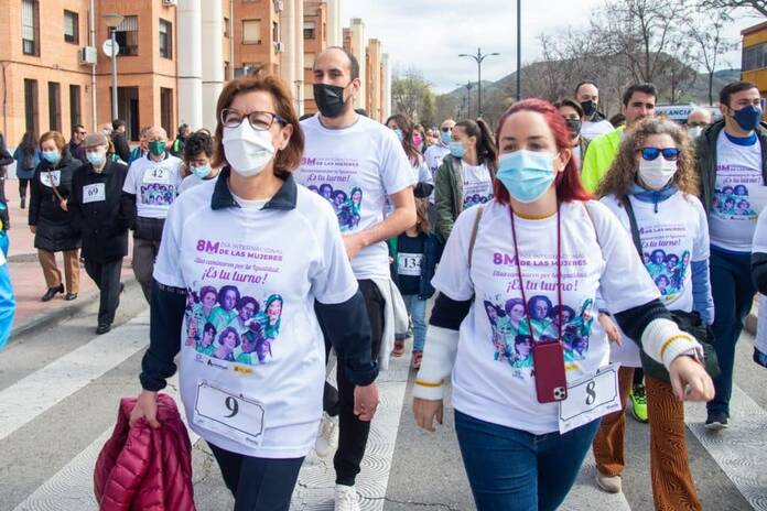 Cientos de personas corrieron este domingo por la Igualdad en Alcalá de Henares Milla por la Igualdad5