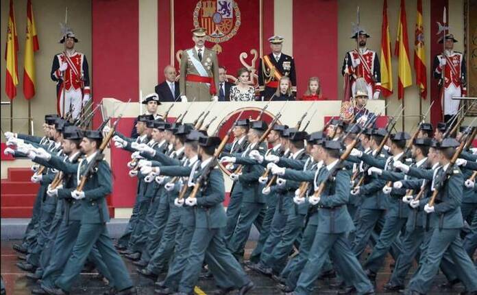 Desfile militar 12 de octubre