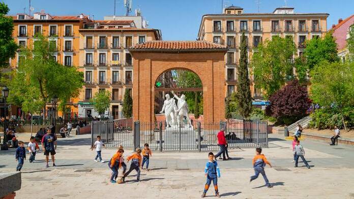 UN BARRIO CONSCIENTE DEL MEDIO AMBIENTE