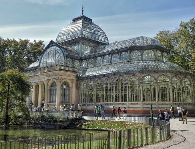 EXPLORACIÓN Y DISFRUTE DEL PALACIO DE CRISTAL