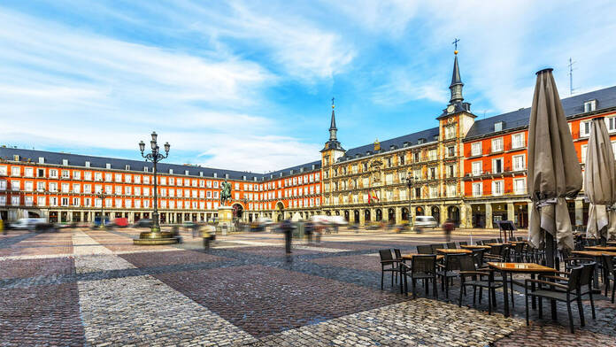 LA PLAZA MAYOR: UNA JOYA ARQUITECTÓNICA