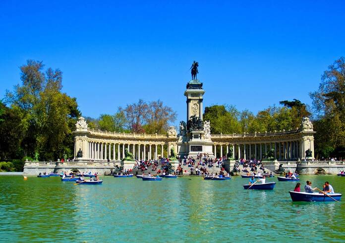 UN PASEO POR LA HISTORIA