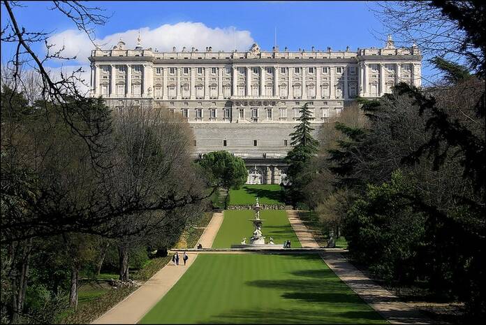 UN PALACIO CARGADO DE HISTORIA